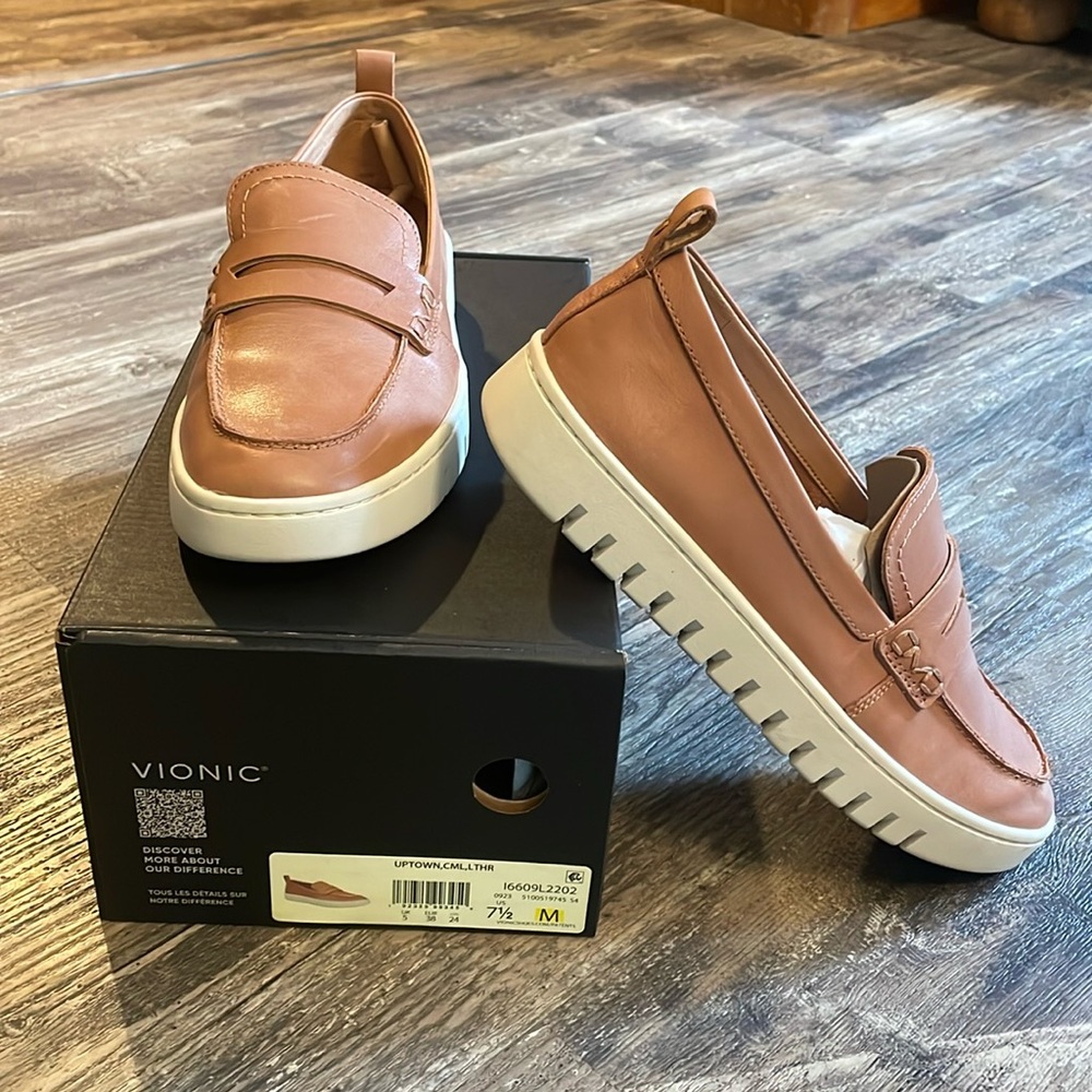 Vionic Uptown Loafer in Camel Leather